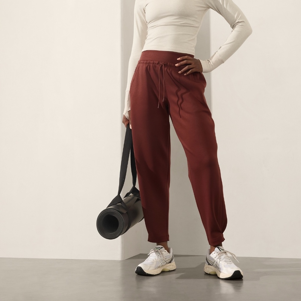 Athleta M Allure High Rise Joggger Pant